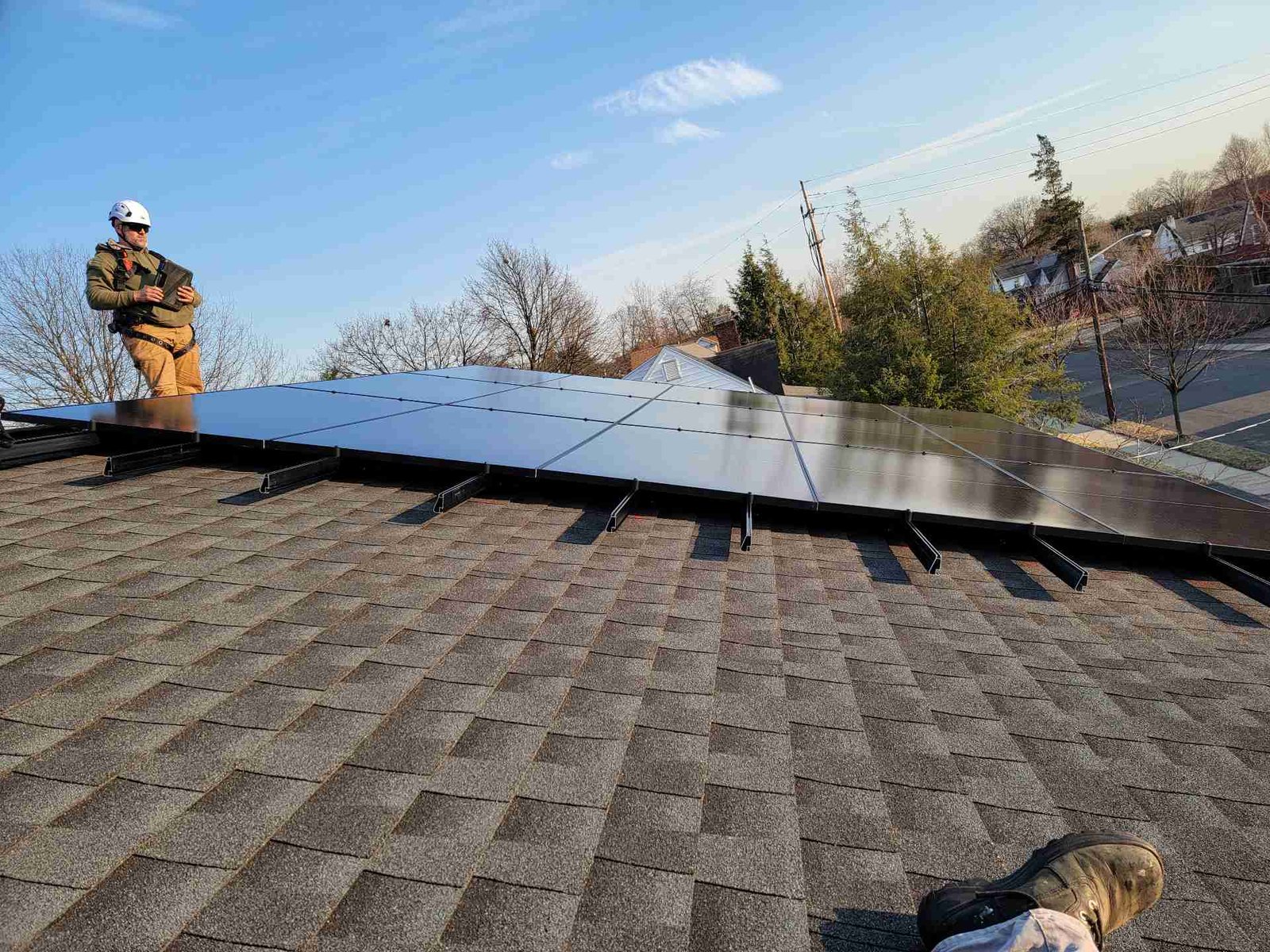 Large-scale solar array installation